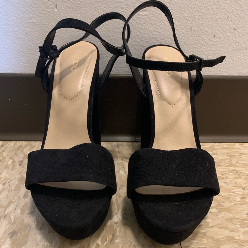 Aldo women’s peep toe shoes